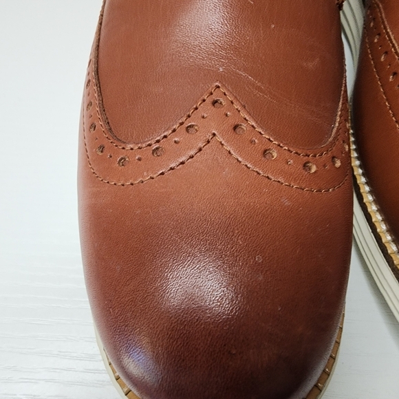 Cole Haan OriginalGrand Men’s Leather Wingtip Oxford Shoe [Woodbury/Ivory] - 10 - Picture 7 of 13